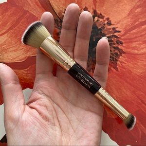 Charlotte Tilbury Hollywood complexion brush
